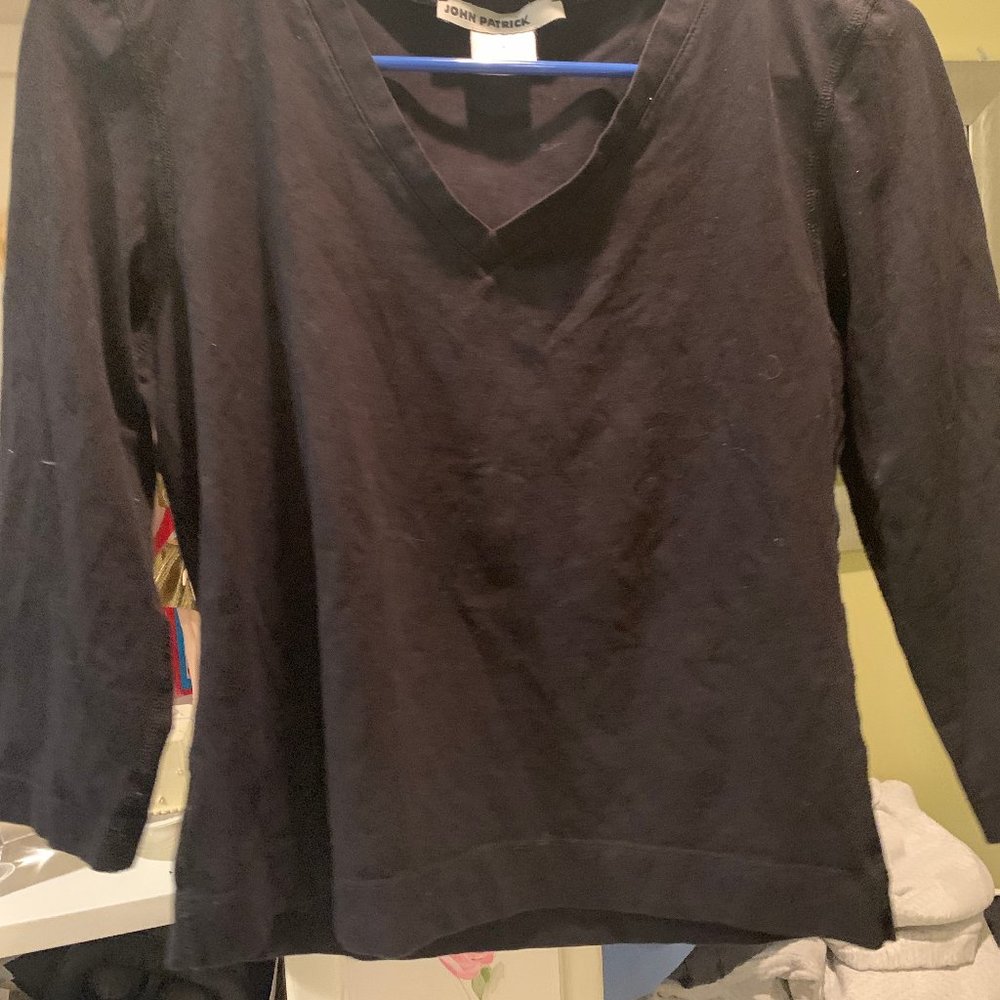 Black cropped shirt